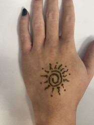 2025 05 182014.29.43 1749956093 Henna Tattoo Artist